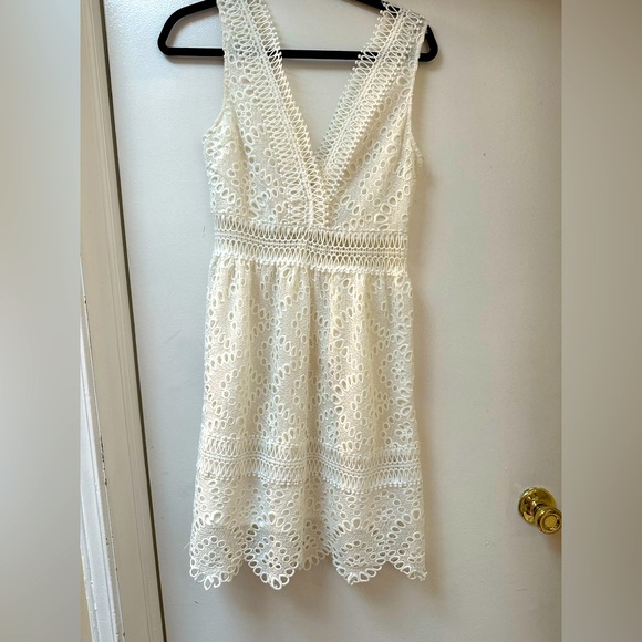 Ark NC white eyelet dress - Picture 1 of 5